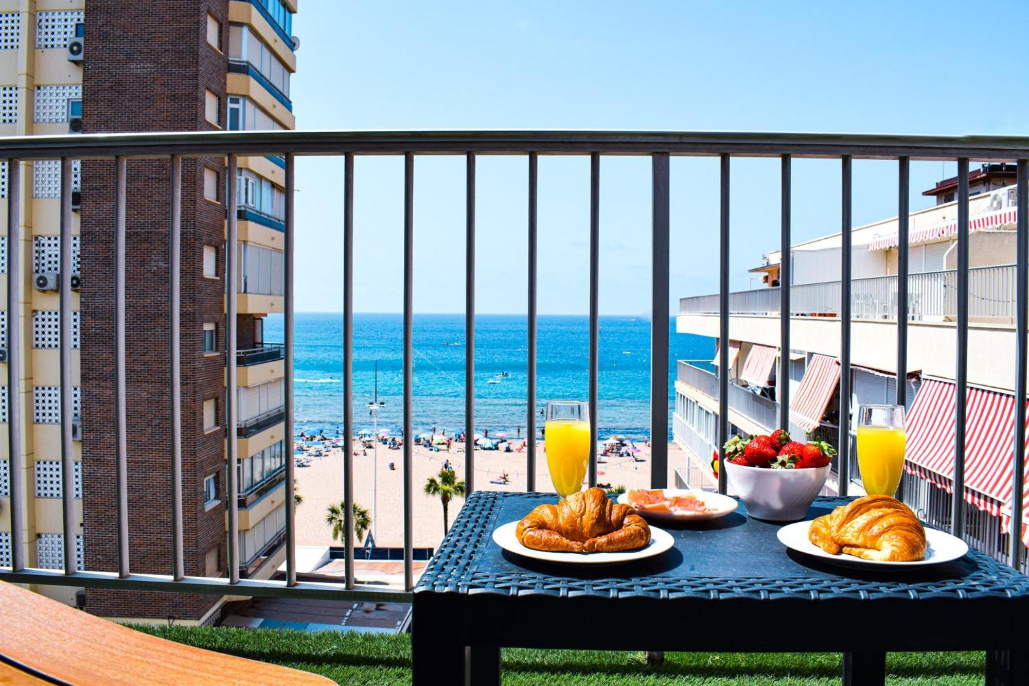 Pato Levante Beach Benidorm Exteriér fotografie